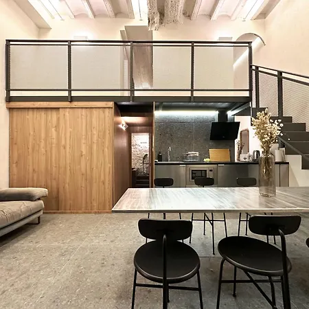 Urbandream Gothic Aartments & *