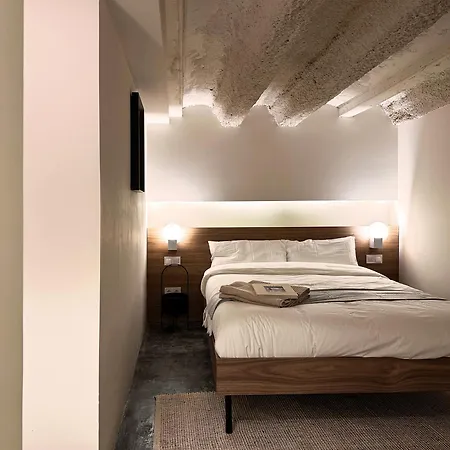 Urbandream Gothic Aartments &